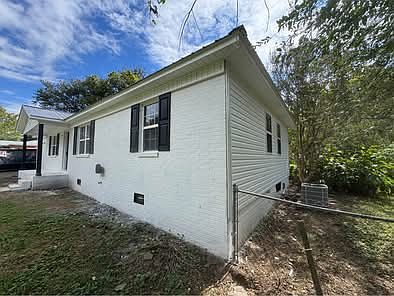 2nd image of 914 Dooley Ave