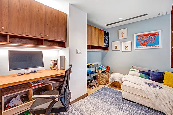 Sold by Compass | media 10