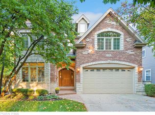 379 S Berkley Ave, Elmhurst, IL