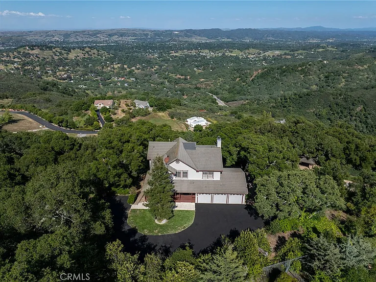 10885 San Marcos Rd — Photo 35