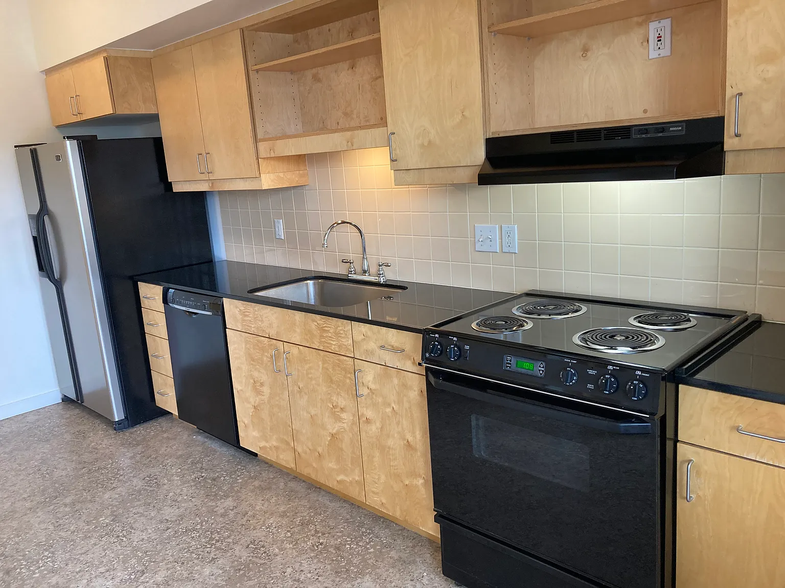 2 bed, 690 sqft, $2,000 — Photo 3
