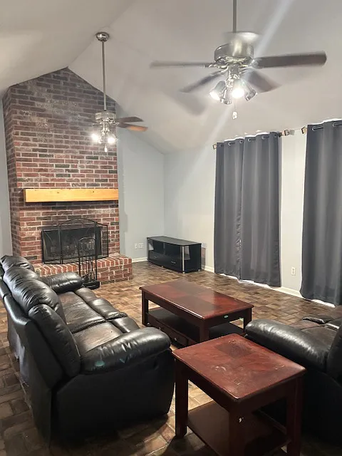 3 bed, $1,950 — Photo 4