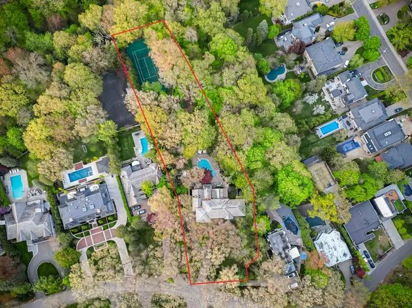 25 North Dr, Toronto, ON M9A 4R1