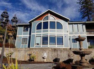 1743 NE Sunset Ln, Grants Pass, OR 97526