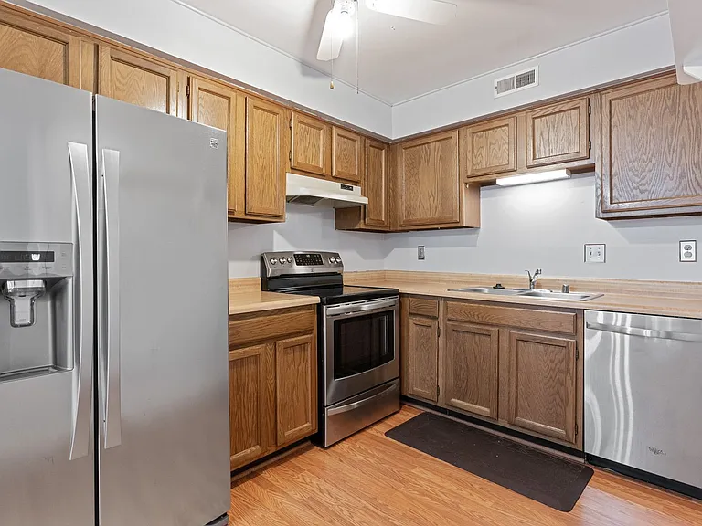 48 Avonshire Ct — Photo 7