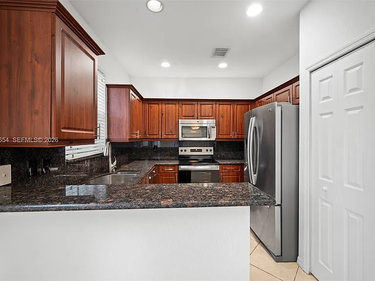 12392 SW 124th Ter — Photo 11