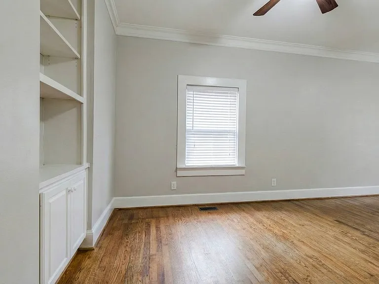402 Laurel St — Photo 26