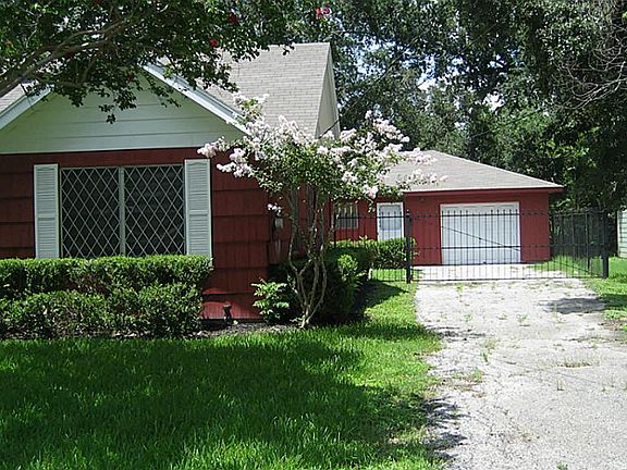 Additional car garage or space for the trailer, or camper or boat.