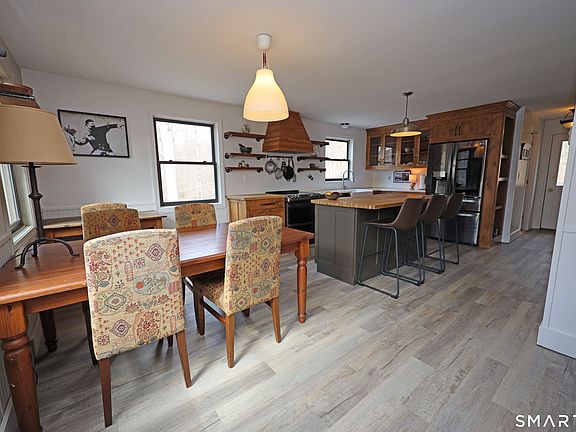 4th image of 22 Boulder Dell Road Extension
