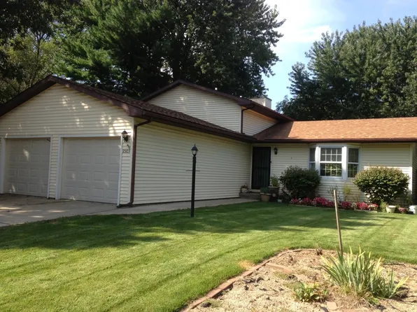 2303 Carlisle Dr, Champaign, IL 61820