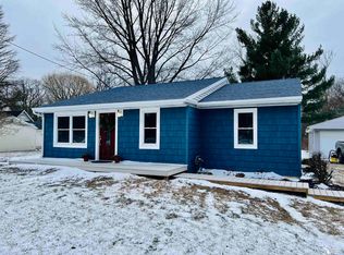 1811 Center Dr, Temperance, MI 48182