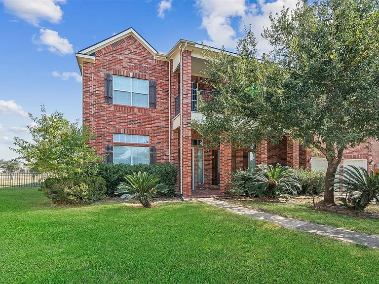 23010 Prairie Lake Ct — Photo 3