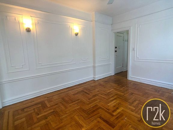 5th image of 5005 45th St APT 4D