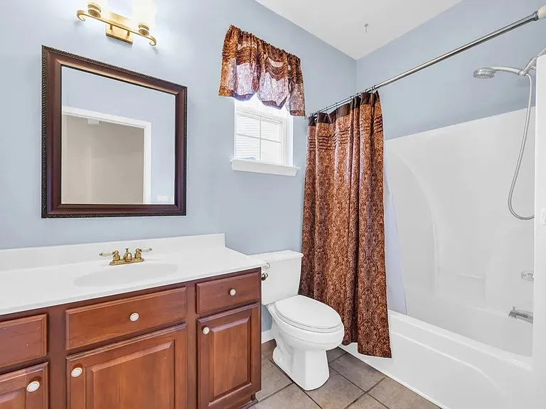 414 Carriage Lake Dr — Photo 17