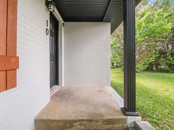 5th image of 10 Lexington Dr