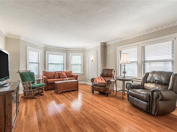 5th image of 4510 Broadway St #1A