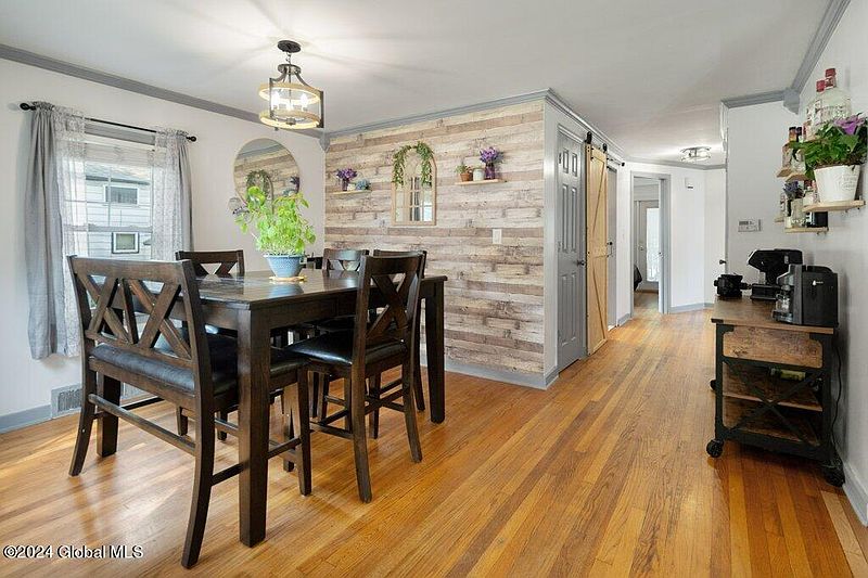 2nd image of 44 Schoolhouse Road