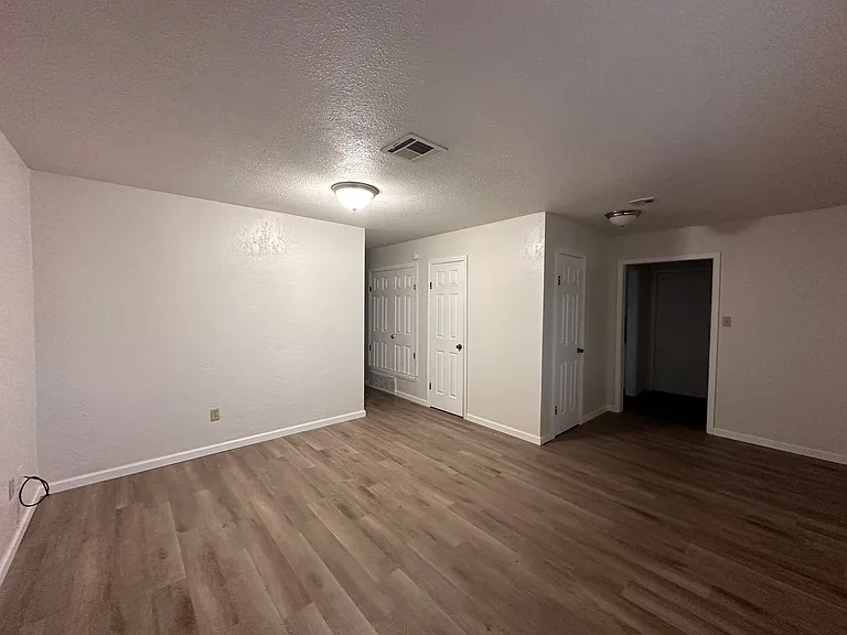 6623 NW Denver Ave — Photo 5