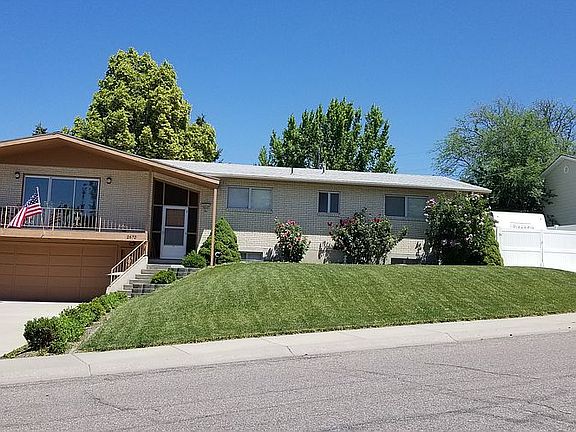 Street view from Lois Lane