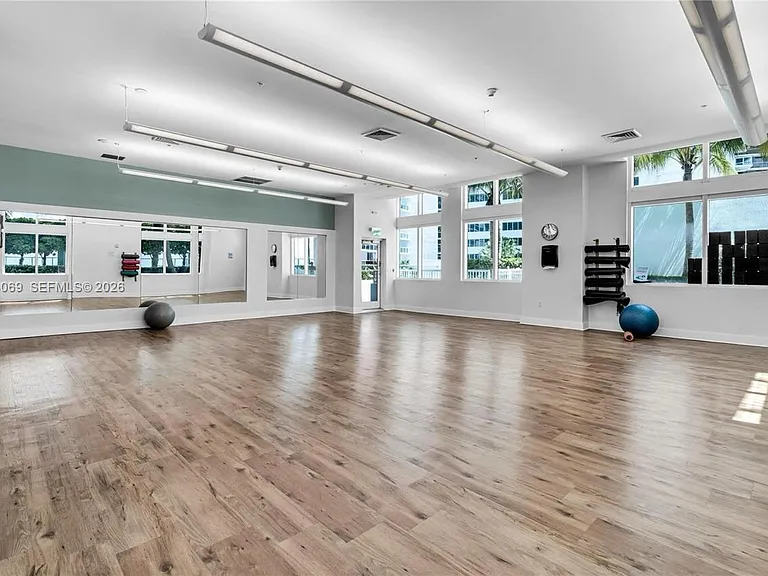 1900 N Bayshore Dr #4003 — Photo 19
