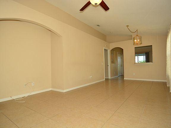 5th image of 7503 Oxford Garden Cir