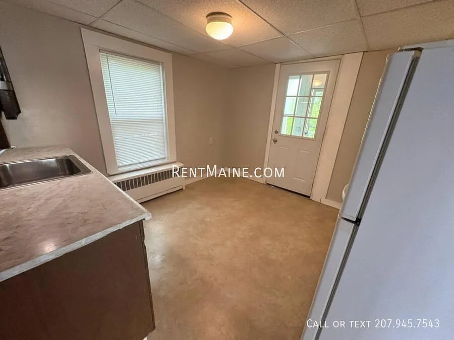 2 bed, $1,300 — Photo 2