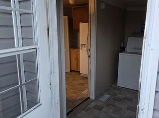 1303 Grand Ave, Johnston City, IL 62951