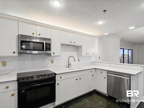 5th image of 100 Tower Dr APT 501