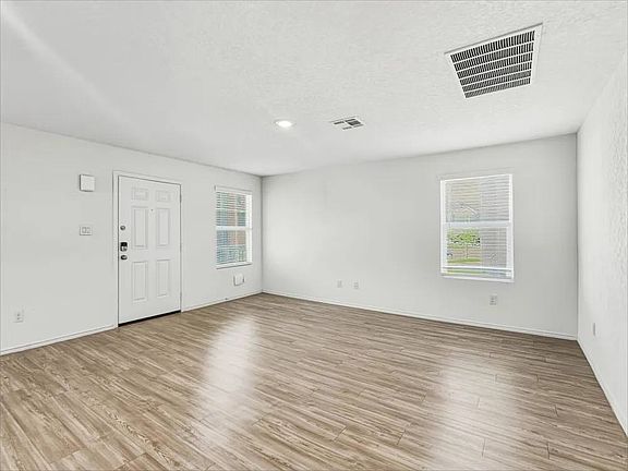 2nd image of 137 Parish Ln