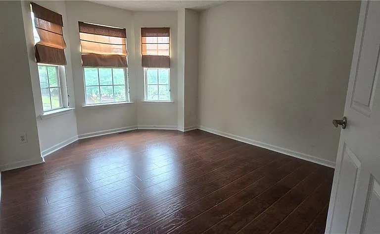 3811 Roxfield Dr — Photo 11