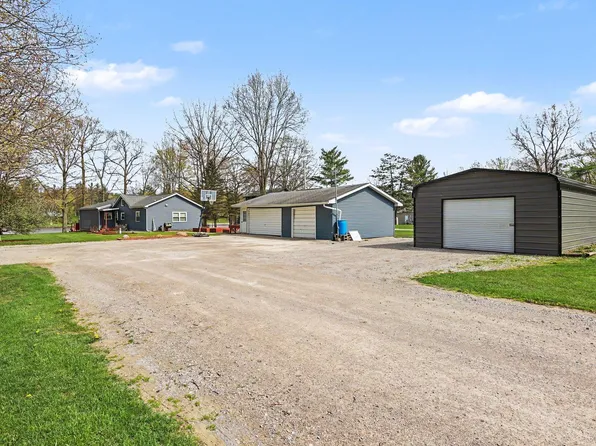5494 N Lake Sanford Rd, Sanford, MI 48657