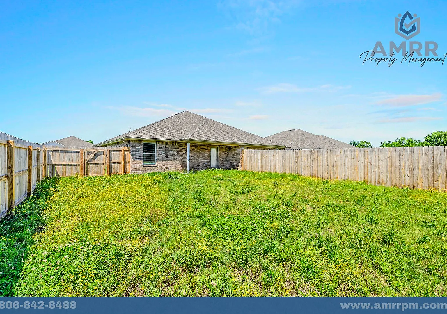 Cozy 3 Bedroom Duplex Available Now — Photo 3