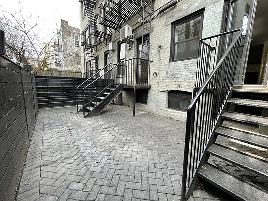 Rented by Avenues Real Estate | media 9