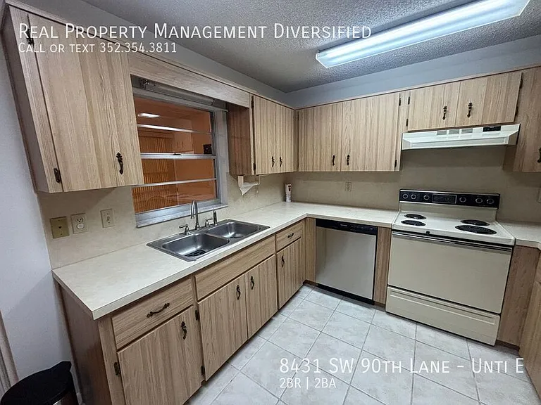 8431 SW 90th Lane Unit E #UNTI E — Photo 16