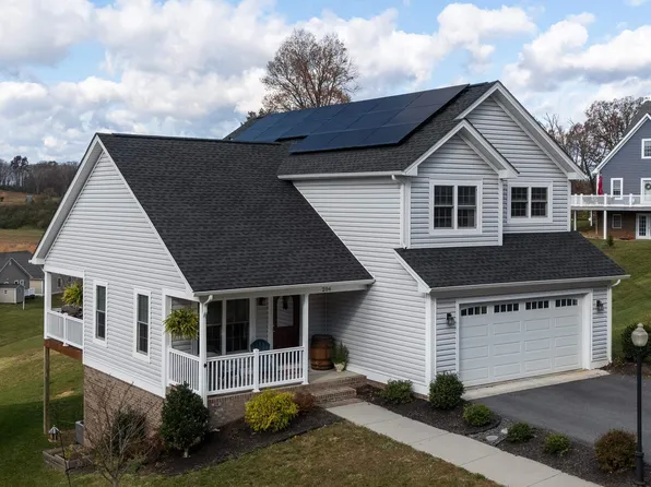 206 Bell Creek Dr, Staunton, VA 24401