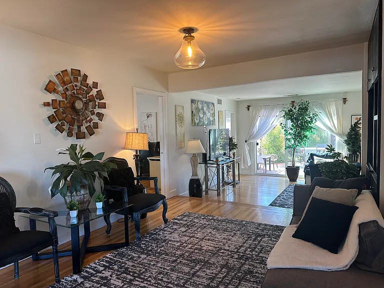 Living room 2