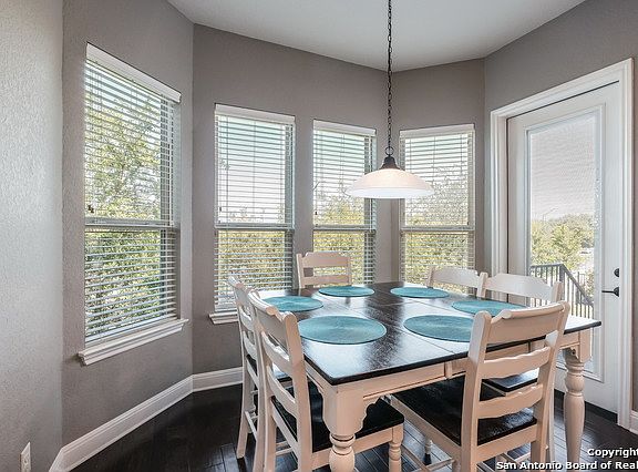 5th image of 2718 Caledonian Ct
