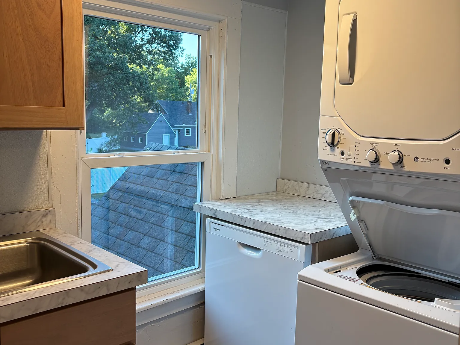 2 bed, 1200 sqft, $1,600 — Photo 3