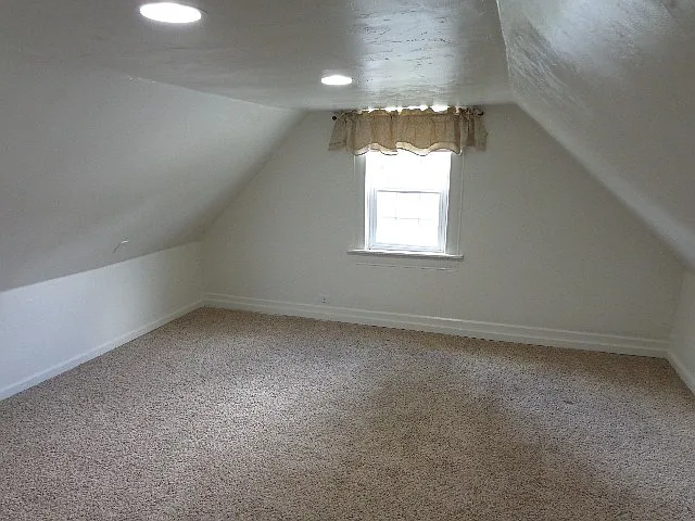 94 W 250 N — Photo 26