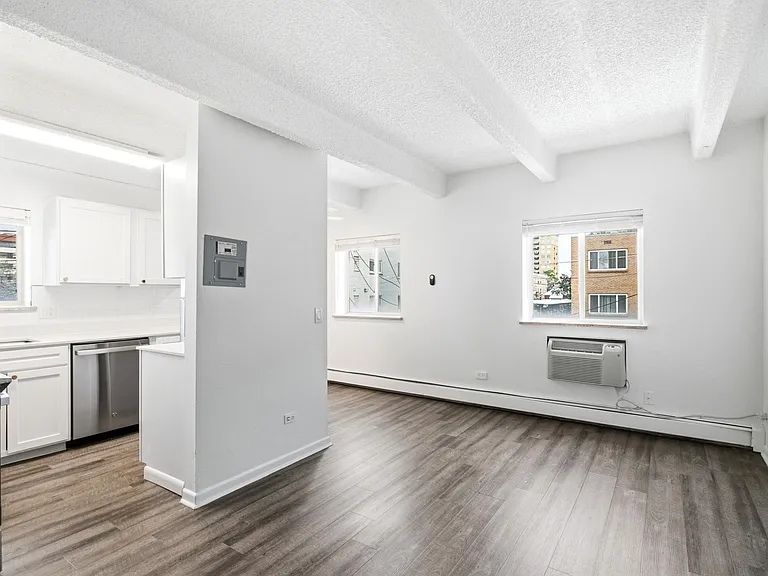 Charmel Apartments — Photo 36