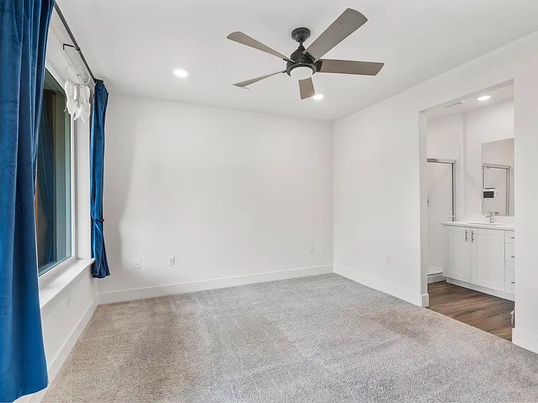 5925 Charlotte Dr #240 — Photo 12