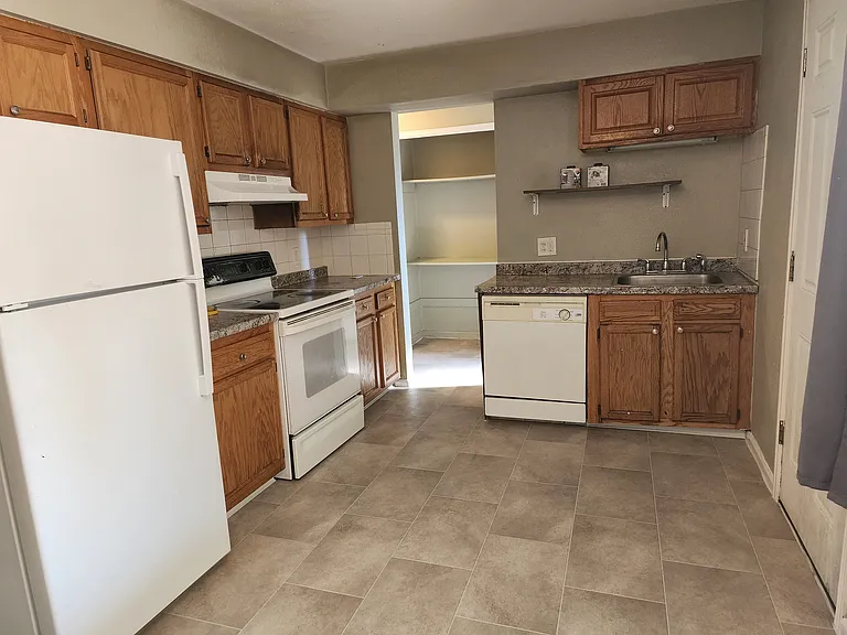 721 Fraser St #721 — Photo 4