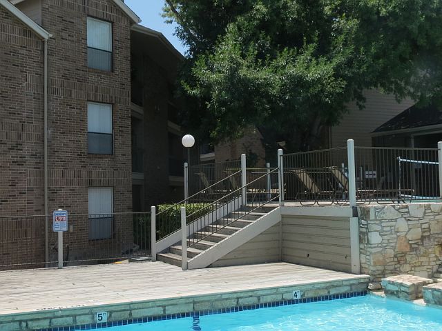 Pool at Silver Creek Apartments