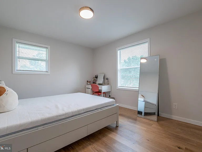 8321 Raymond Ln — Photo 21