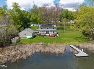 15 Sunrise St, Lanesborough, MA 01237