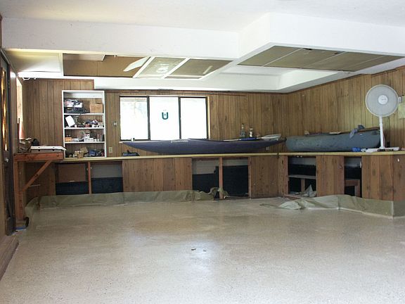 Big heated bonous space of approx.1600