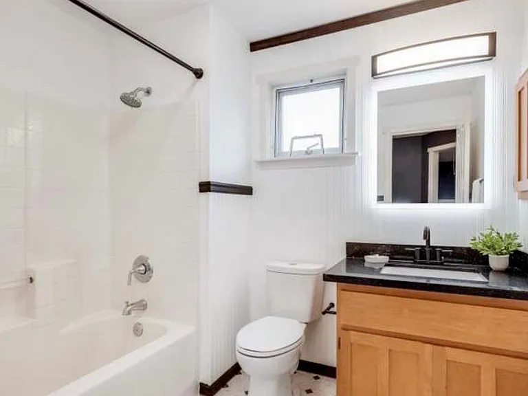3320 Laurelwood Cir NE — Photo 21