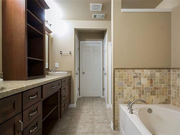 3rd image of 1812 Evadale Ct #2
