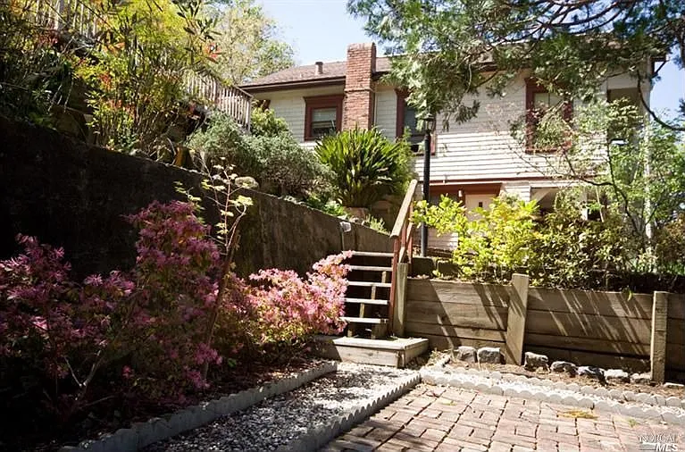 67 Miraflores Ave photo 1