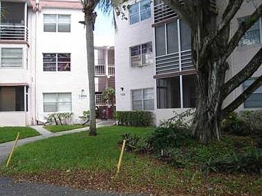 1st image of 4304 NW 9th Ave APT 13